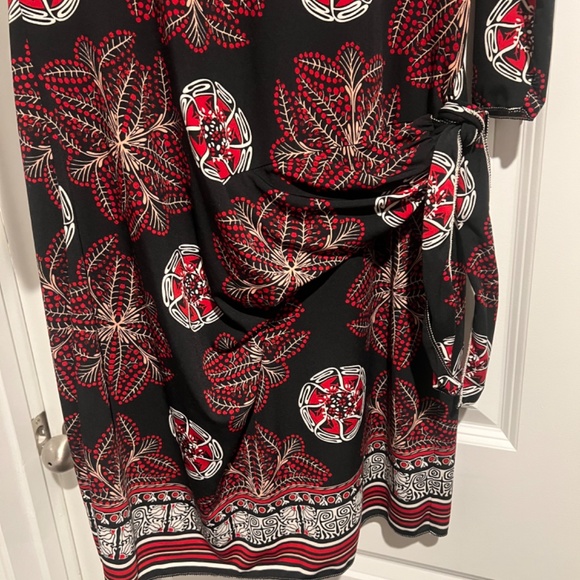 Red and Black Sophie Max Dress - Picture 2 of 6